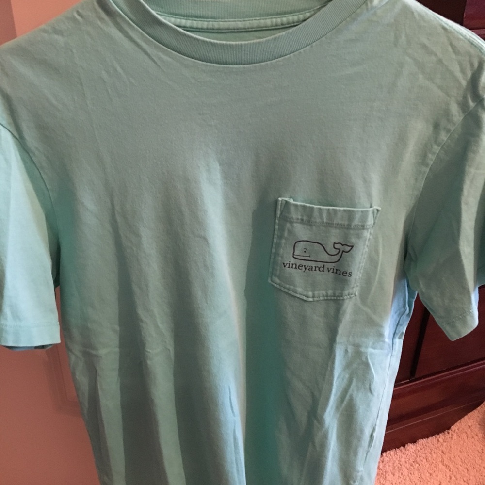 Vineyard vines tshirt